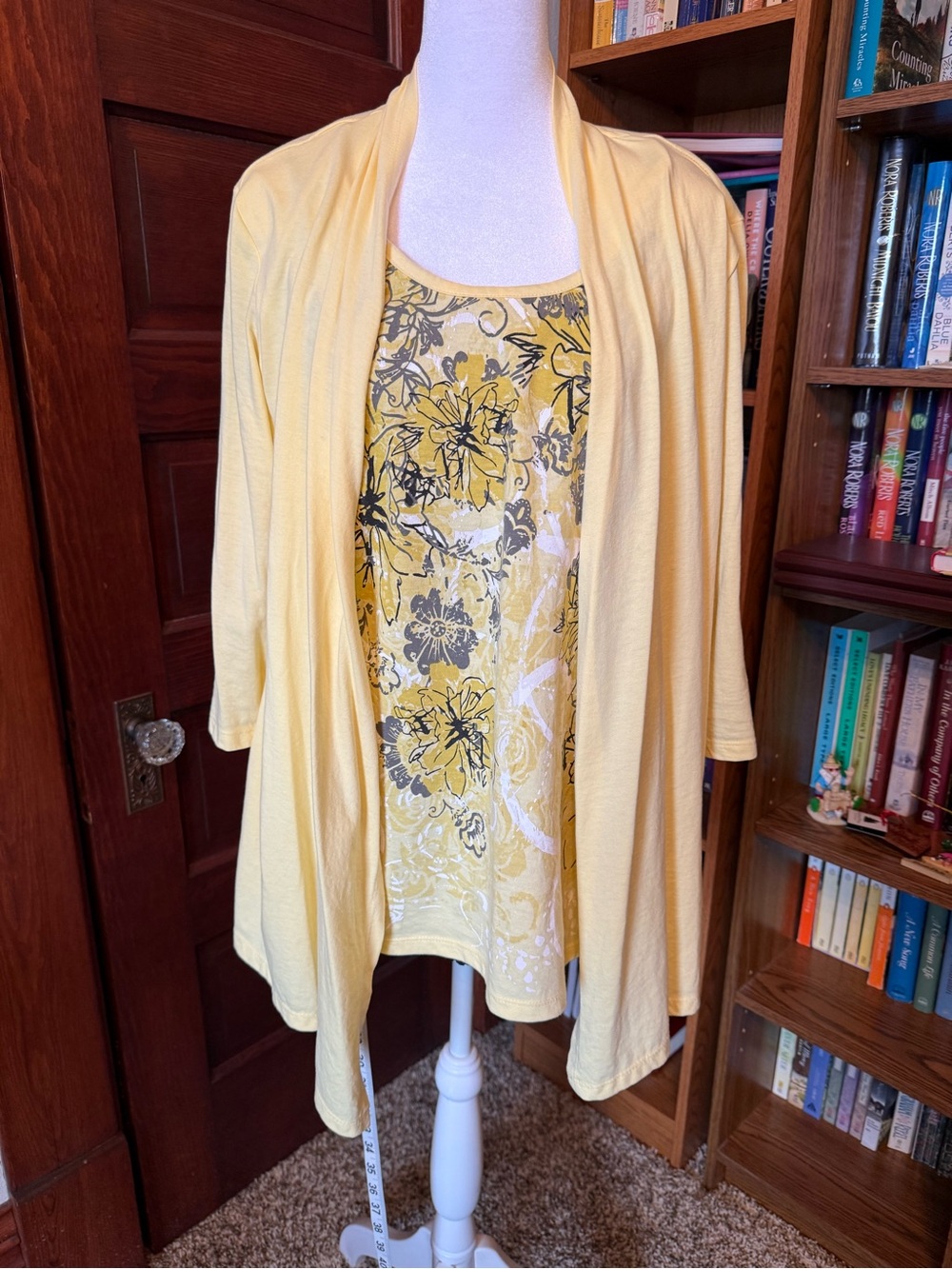 Blair Women's Medium M Yellow 2-Pc
Twin Set Open Cardigan Floral Tank Top